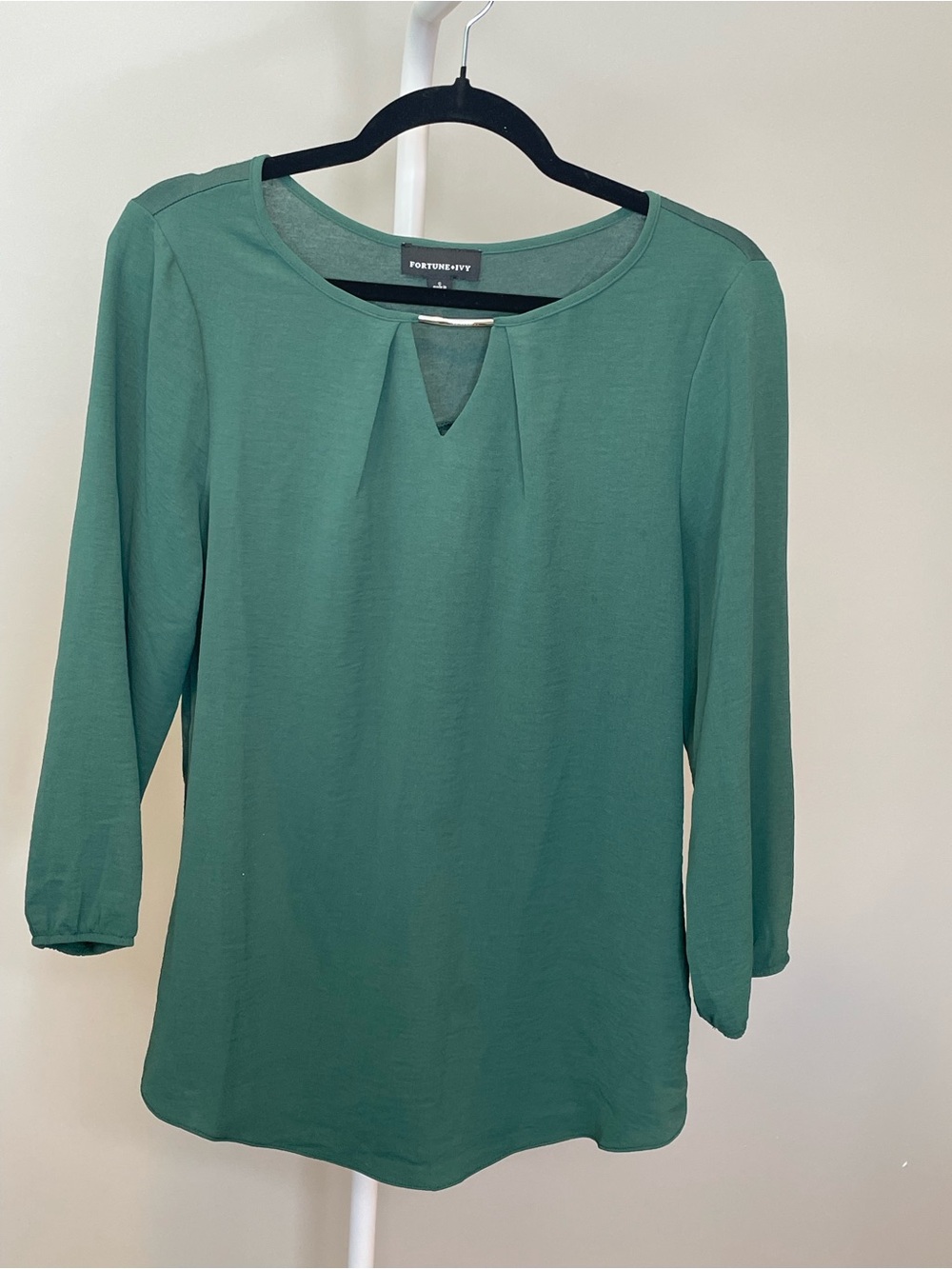 Fortune + Ivy Emerald Keyhole Neck Blouse - Small